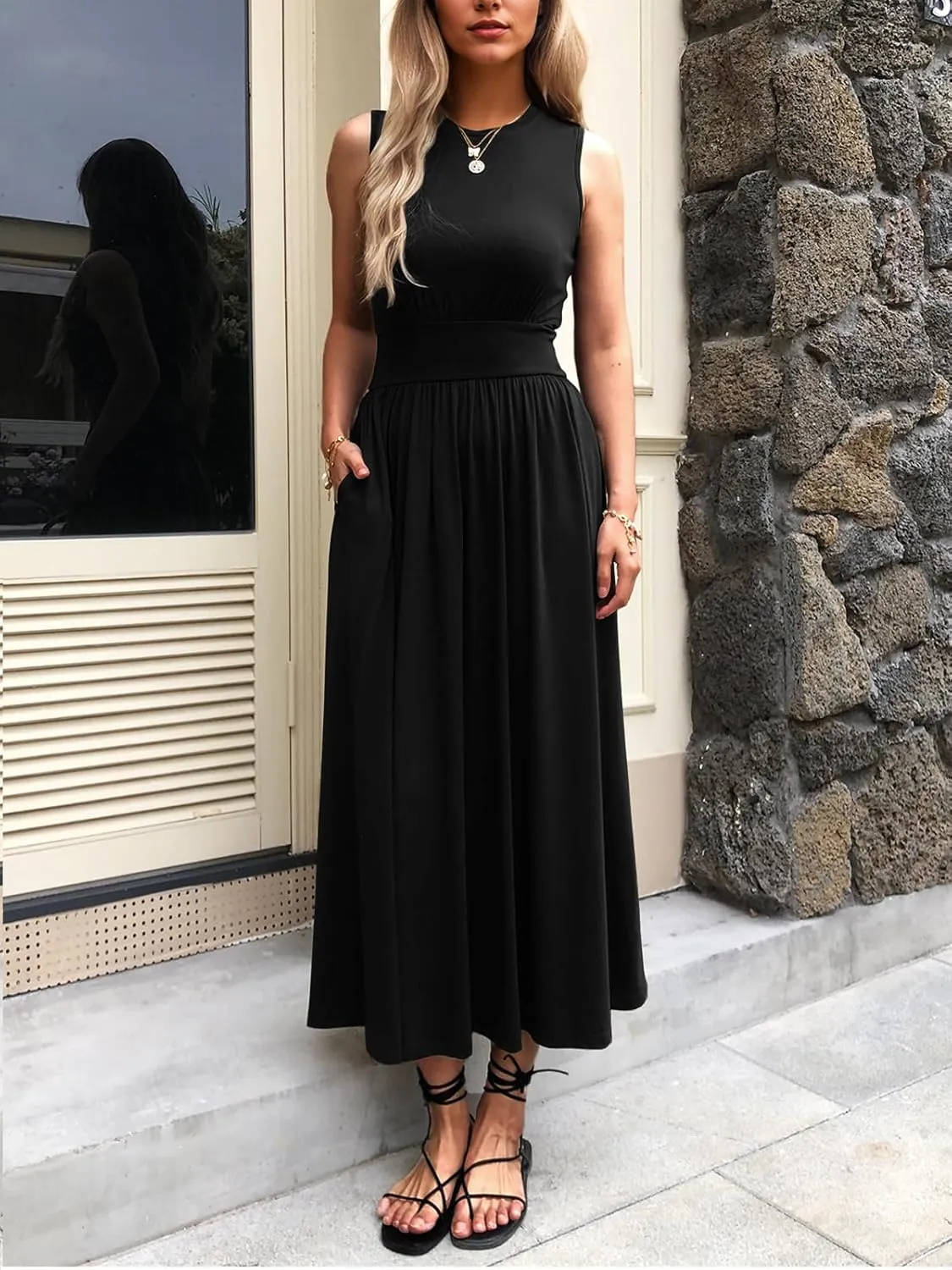 Women's Sleeveless Summer Maxi Dress Crewneck Casual Swing Pleated Long Dresses with Pockets
